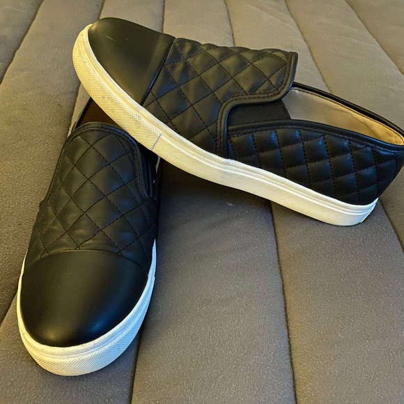Steve Madden Shoes - Steve Madden Slip On Shoes